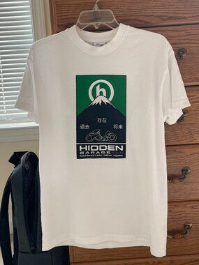 Hidden NY Tee size small